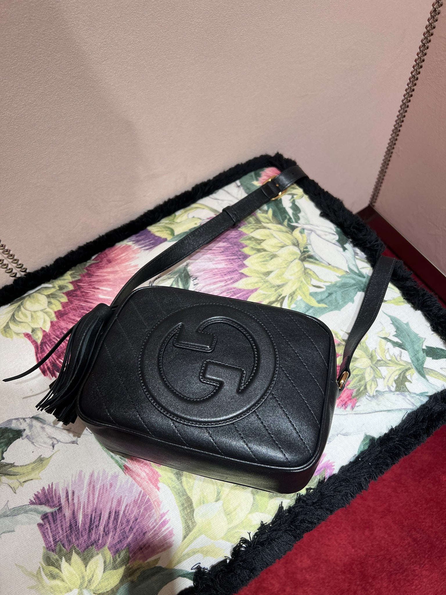 Gucci Blondie small shoulder bag in black leather | GUCCI® 香港
