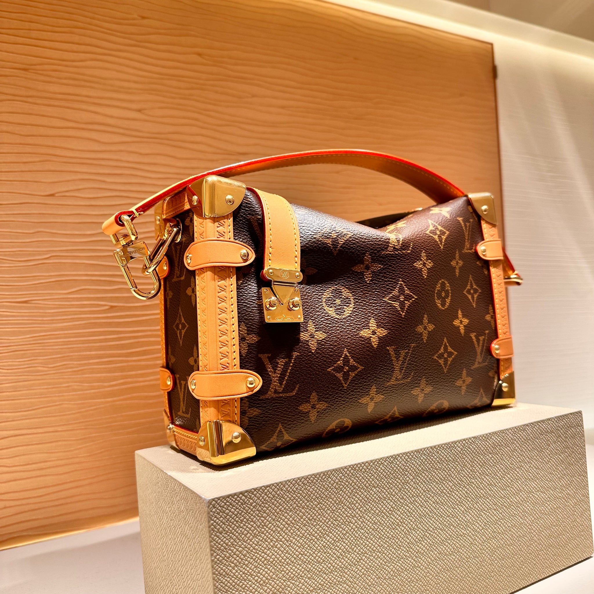 Louis Vuitton Side Trunk PM M46358 - Luxuryeasy