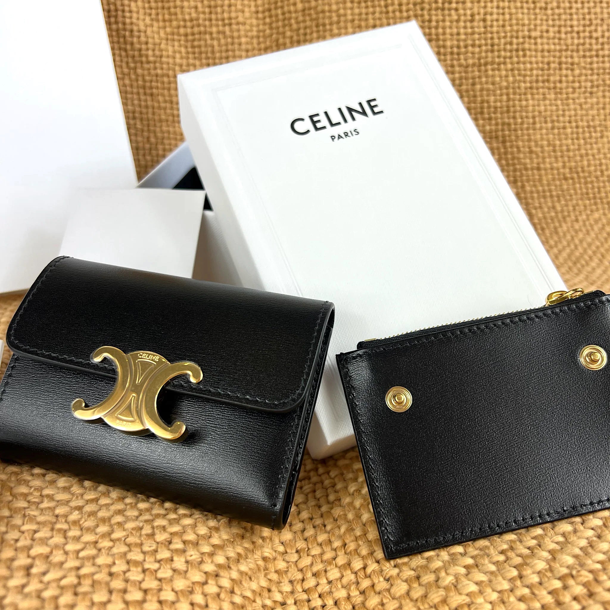 CELINE Compact Wallet with Coin Triomphe | 賽琳 銀包 (多色)