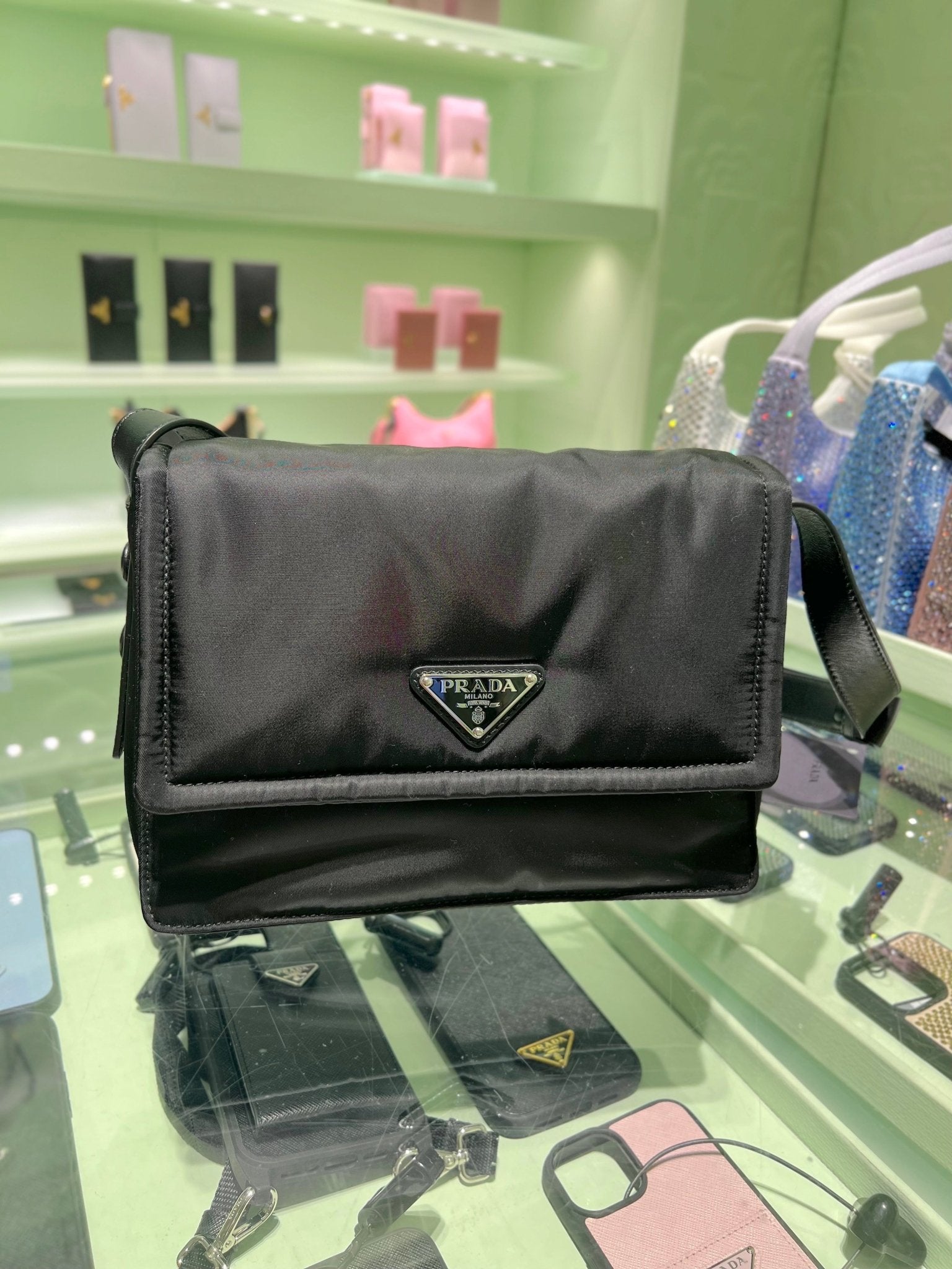 PRADA Small Padded Re-Nylon Shoulder Bag | 普拉達手袋(多色