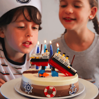 Titanic cake topper