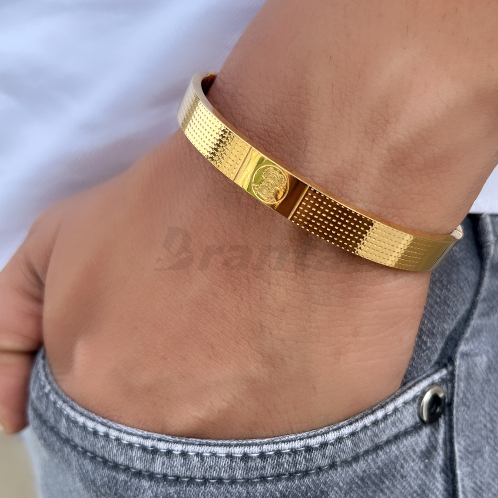 Buy GoldNera Heavy Men's Gold Look 7.5-8 Inch Boys Gents Bracelet Online at  Best Prices in India - JioMart.