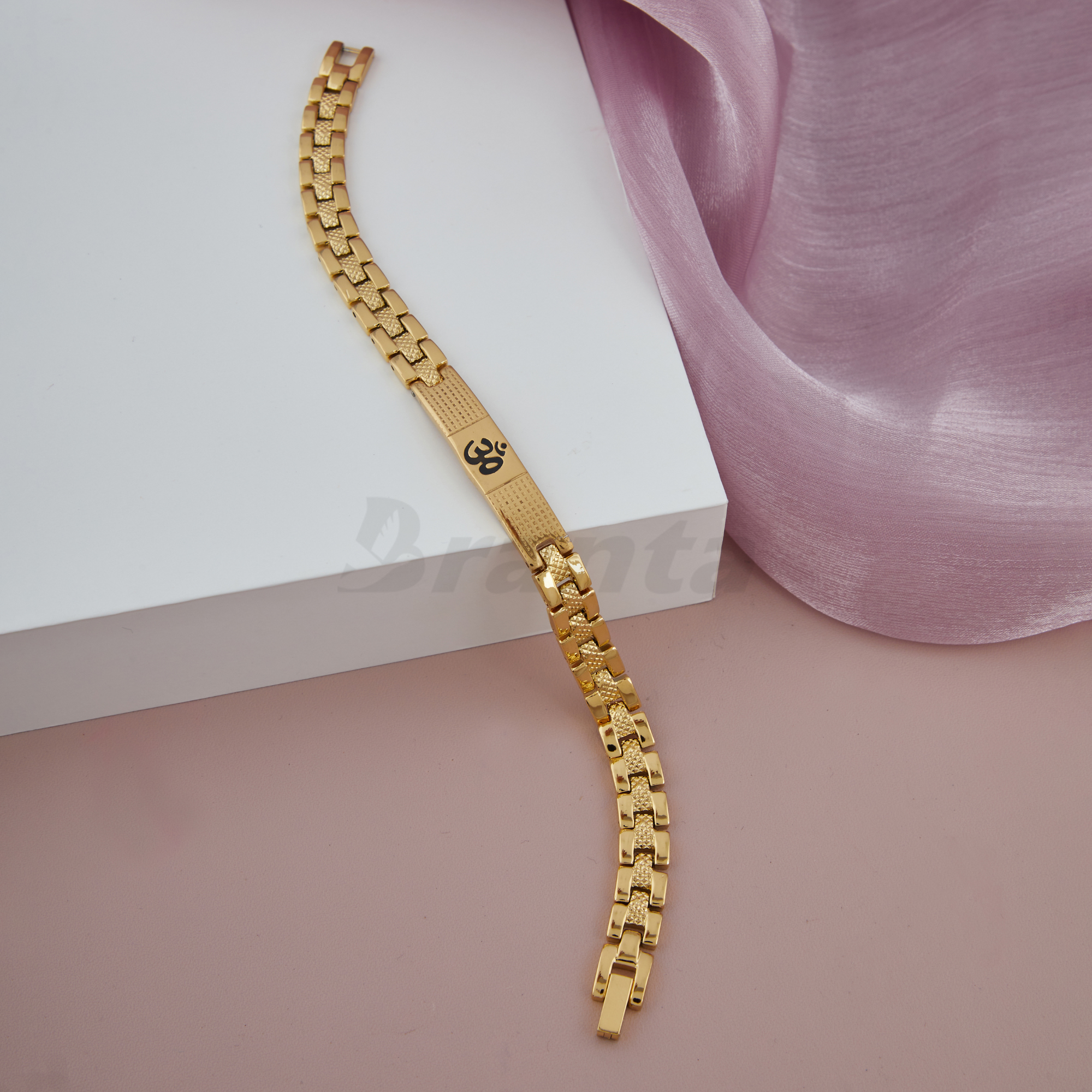 Gold Bracelet - Senco Gold & Diamonds | sencogoldanddiamonds.com