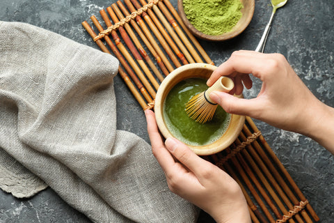 Making matcha green tea