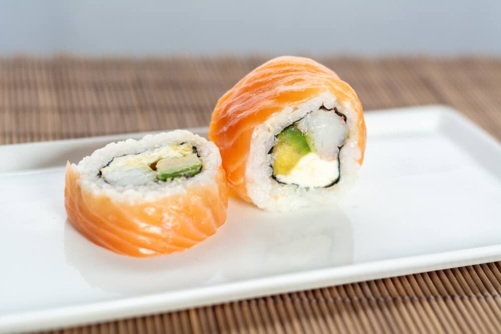 Crab meat California roll