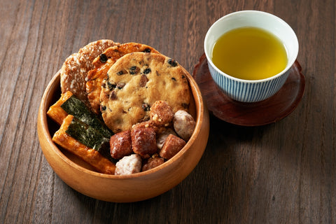 Japanese rice crackers with tea