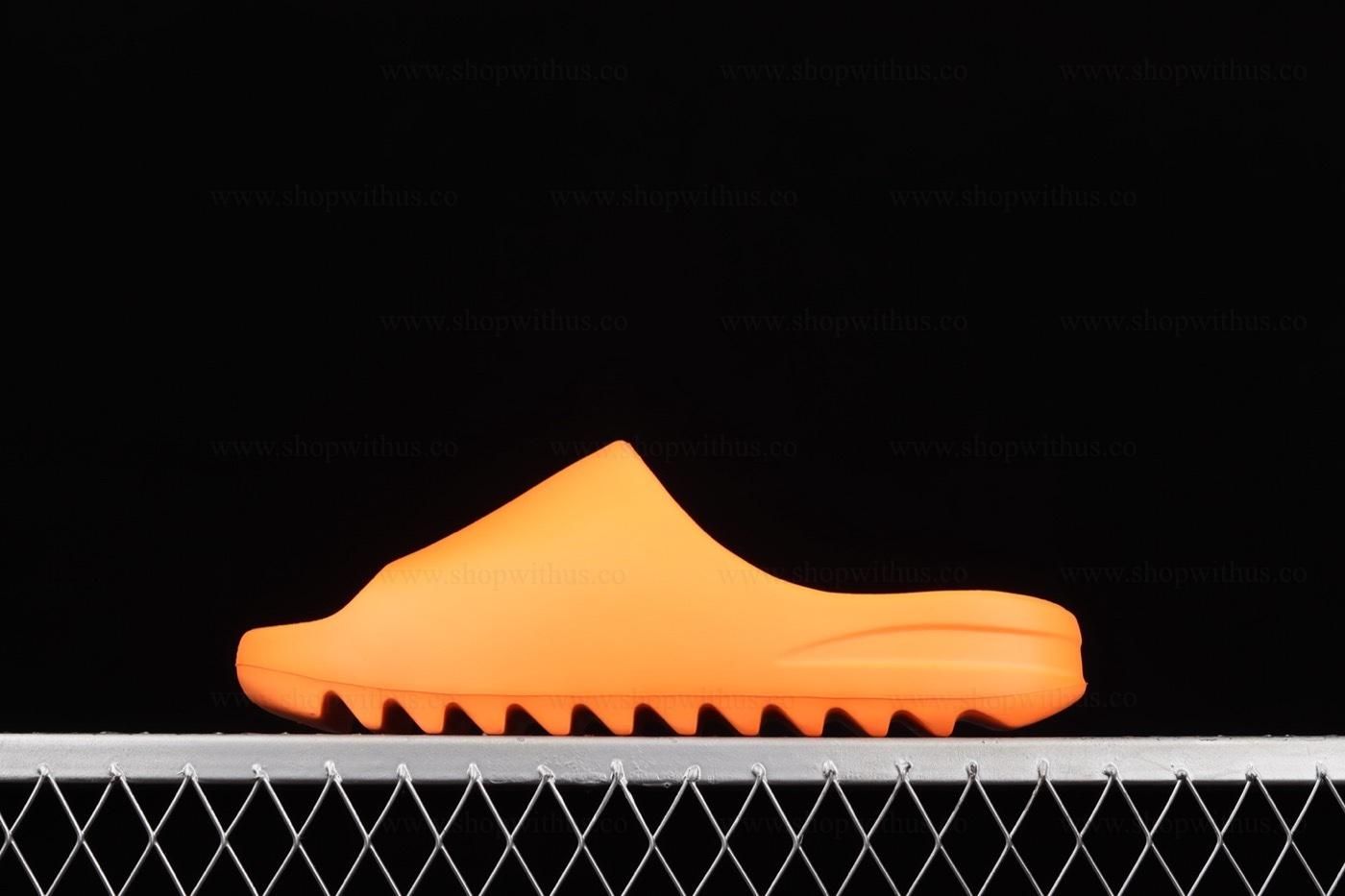 adidasWMNS Yeezy Slide Enflame Orange