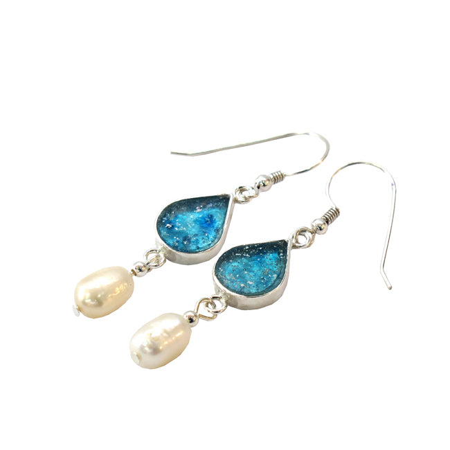 Billede af Blå øreringe med hvid perle og romersk glas