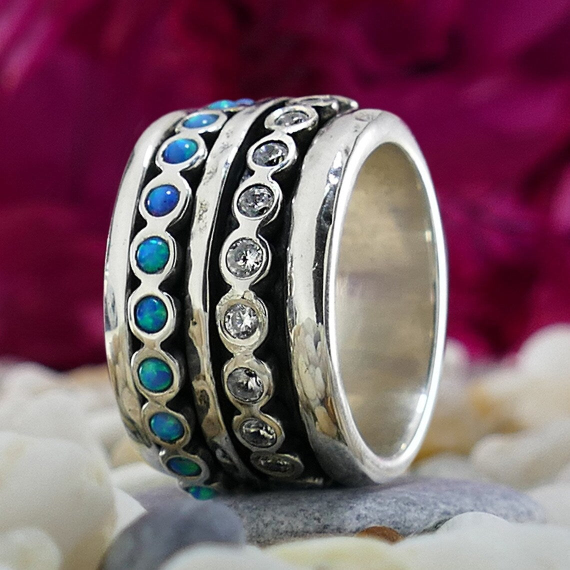 Bred spinner ring i sølv med Opal og  Cubic Zirconia, 48