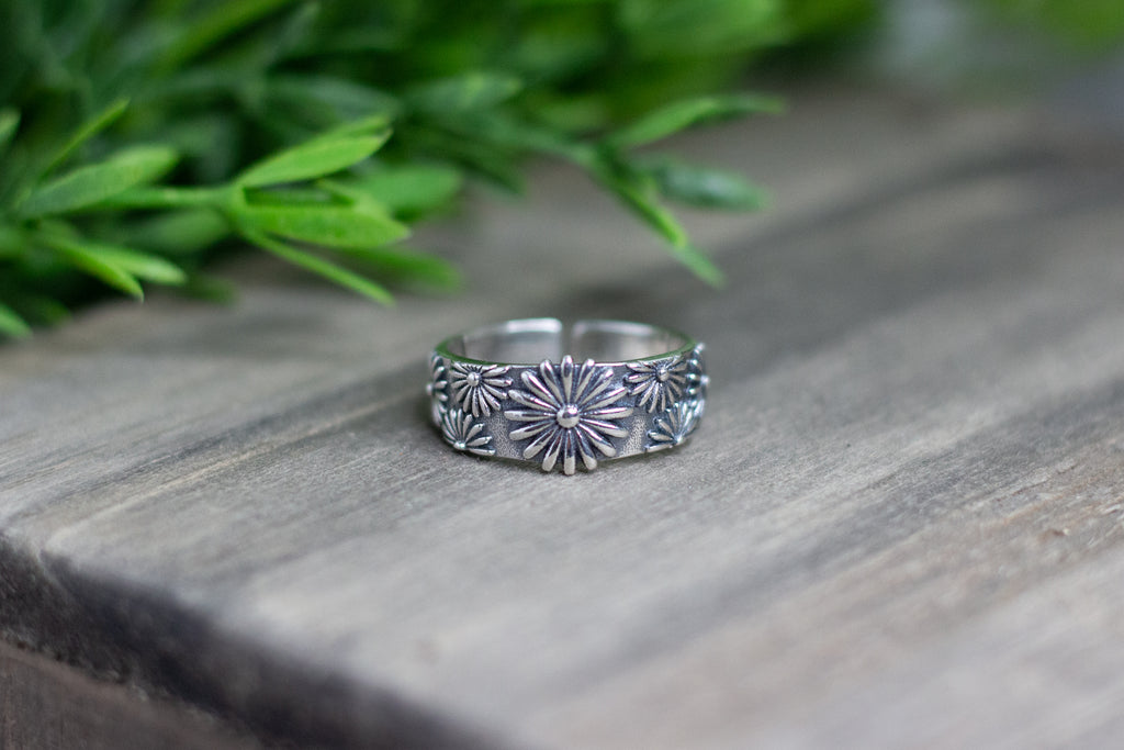 silver daisy rings