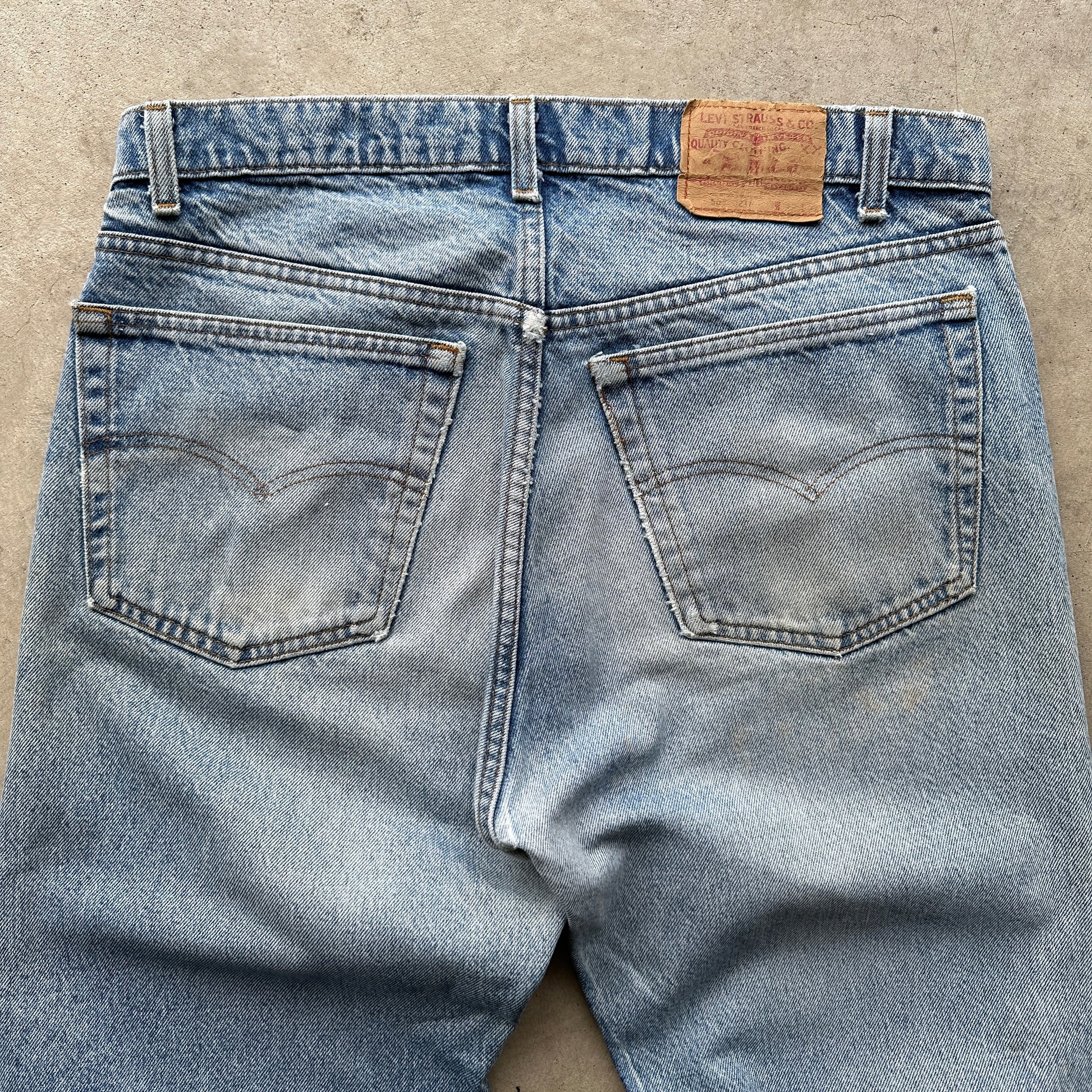 80s Medium Wash Worn In Levi's 505 Jeans 36x28 D48 – KeepItClassicVtg