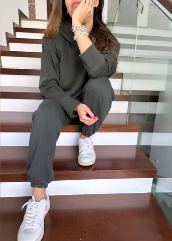 monochrome loungewear fashionable set