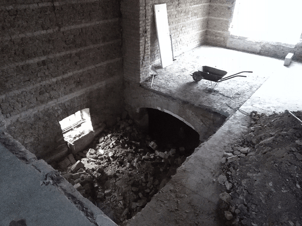 Demolition of cellar 09