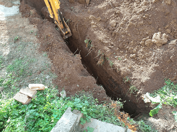 Main sewer pipe trench 02