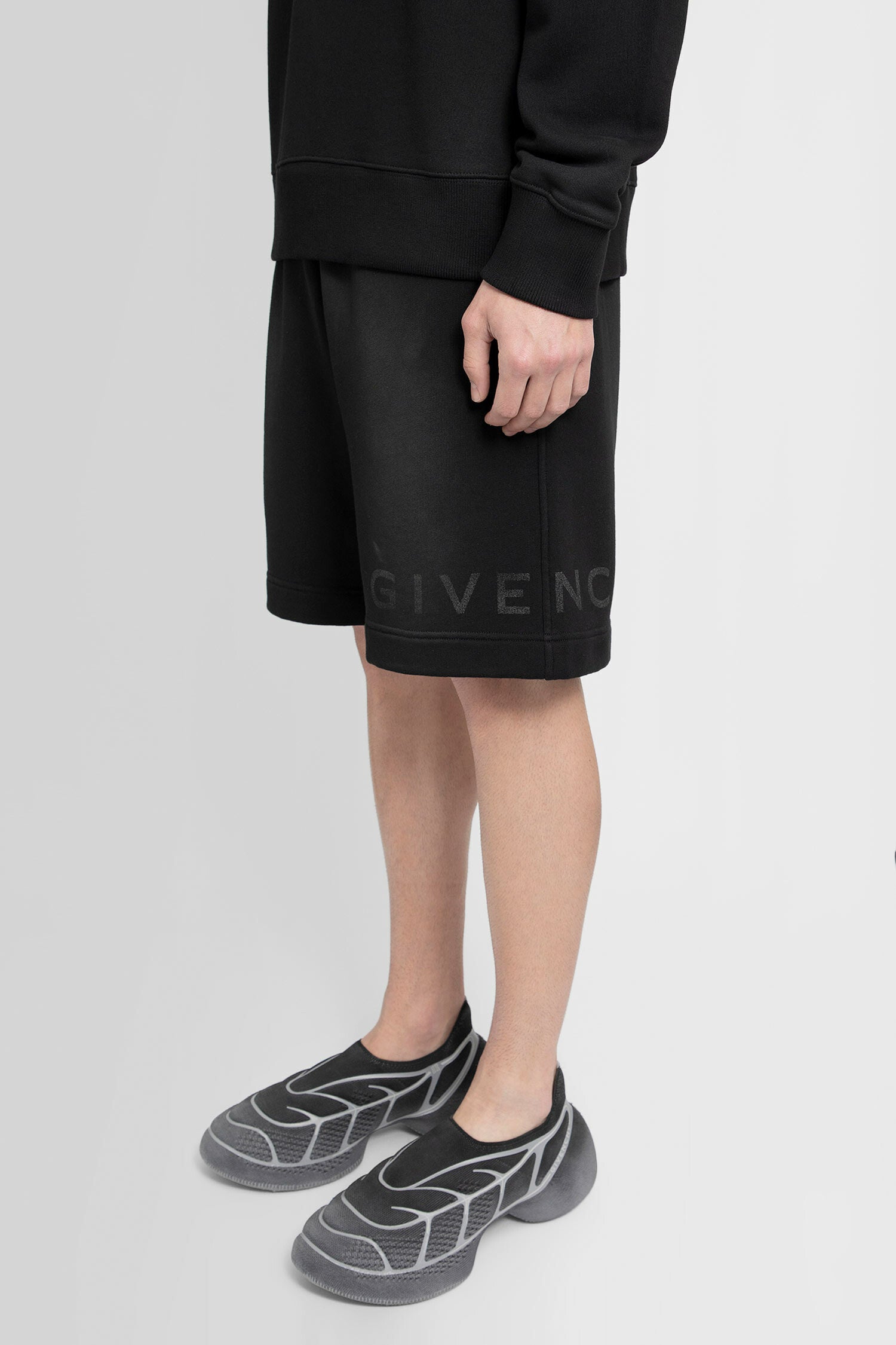 GIVENCHY MAN BLACK SHORTS