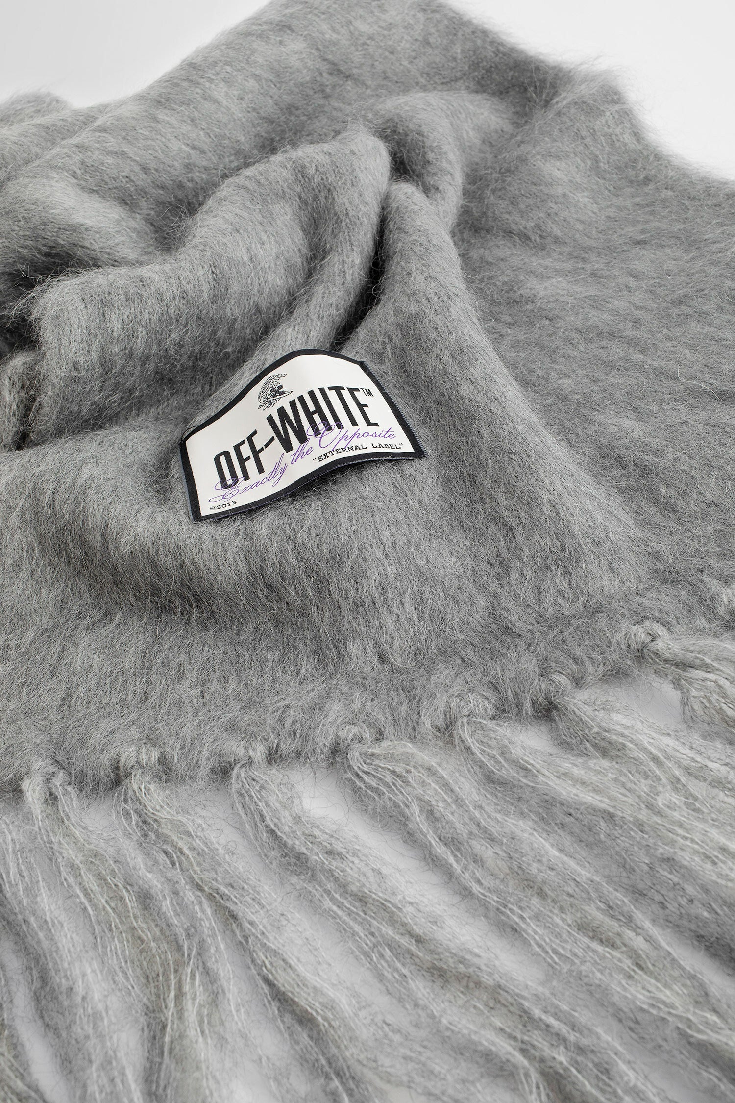 OFF-WHITE MAN GREY SCARVES