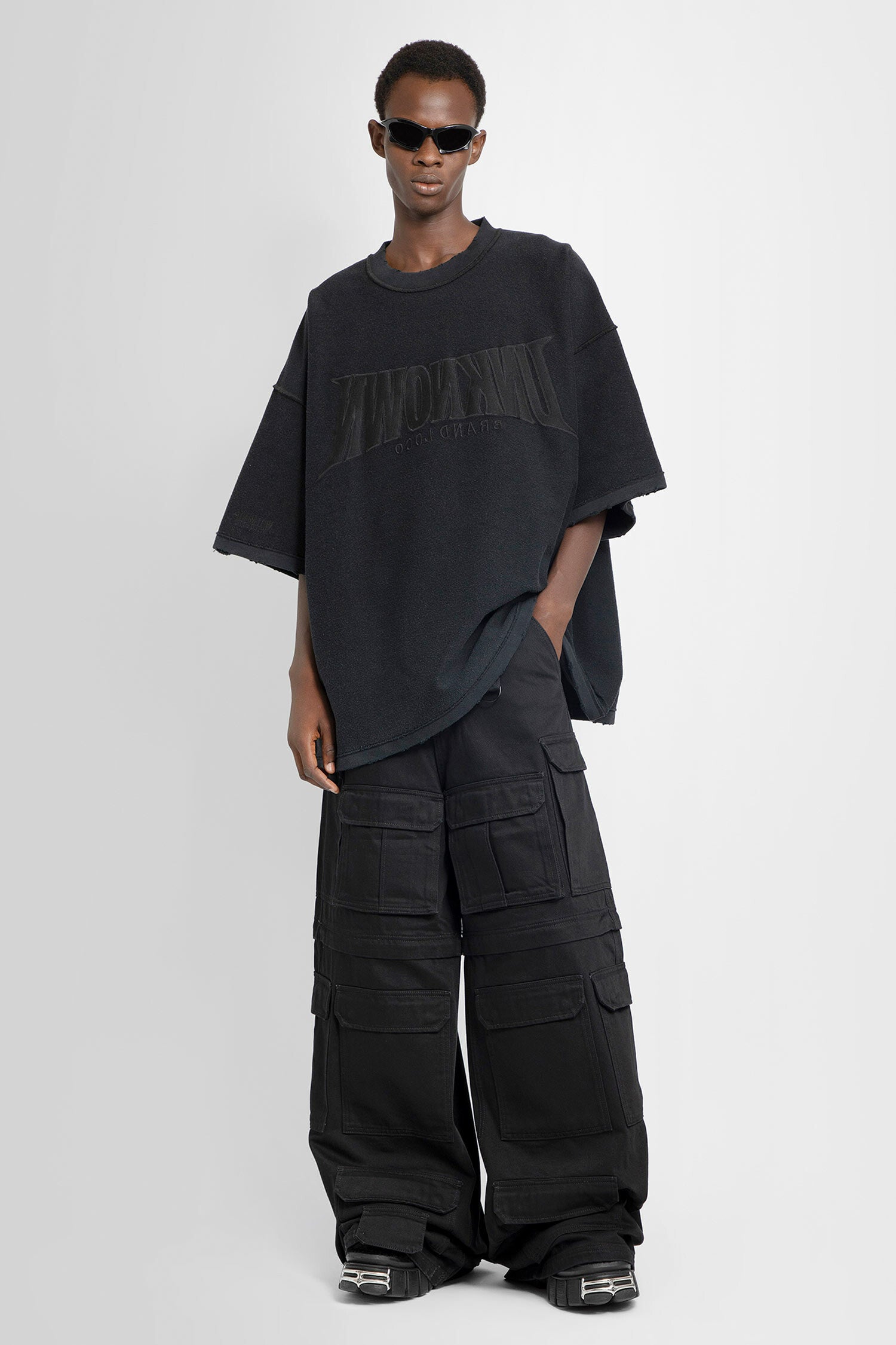 VETEMENTS MAN BLACK TROUSERS