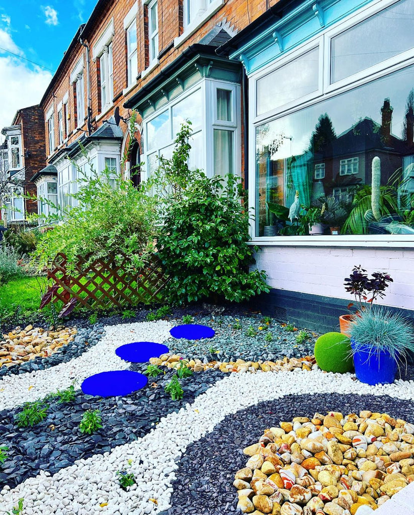Garden decorated with YesColours Electric Blue paint