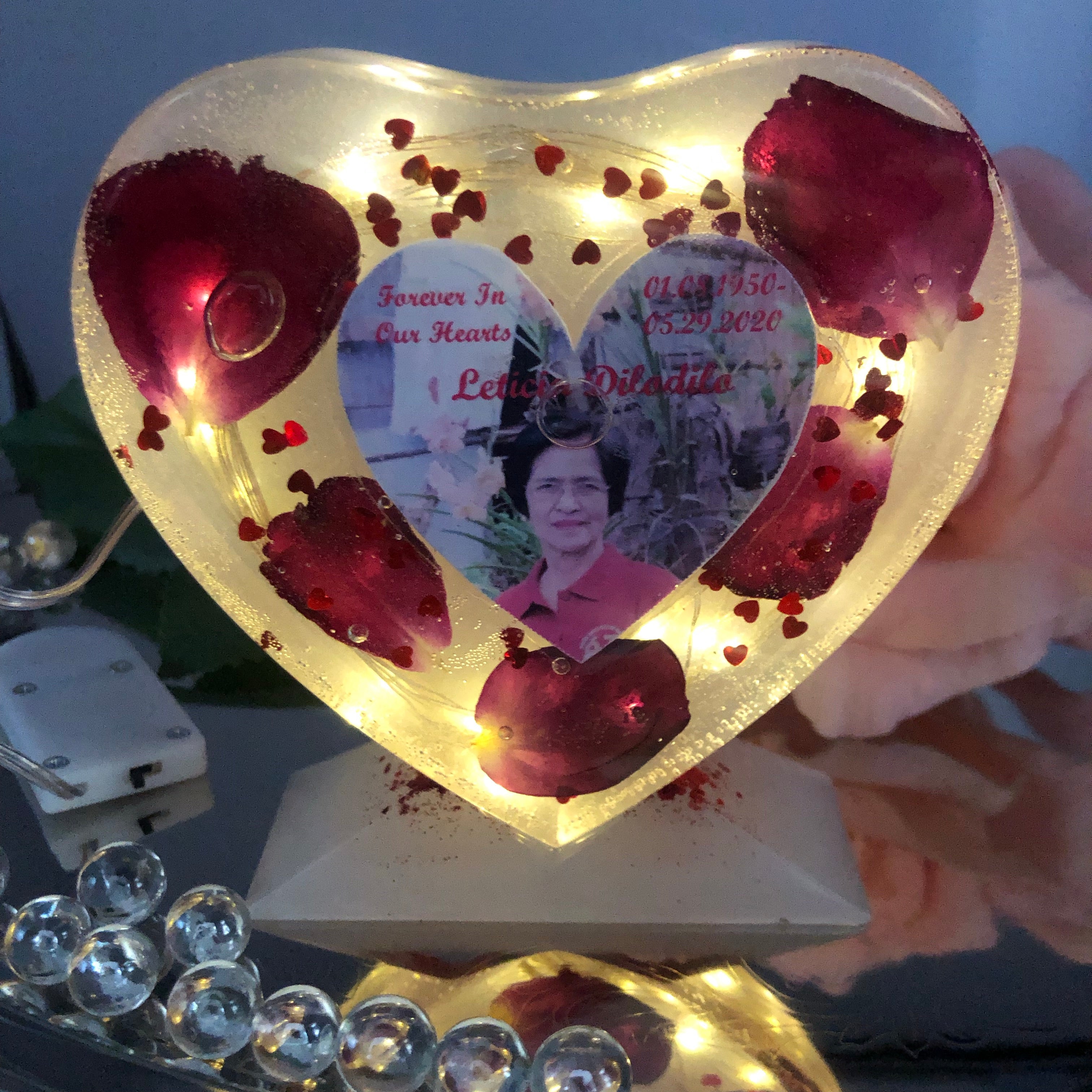Personalized Big Resin Heart with Photo, Stand and String Lights| Memorabilia | Keepsake of Passed Loved Ones