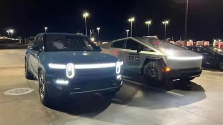 The Tesla Cybertruck and Rivian R1T face off in a revealing size comparison. Initial impressions suggest the Cybertruck's commanding presence. Get the inside scoop on their dimensions and what this means for the electric truck landscape.