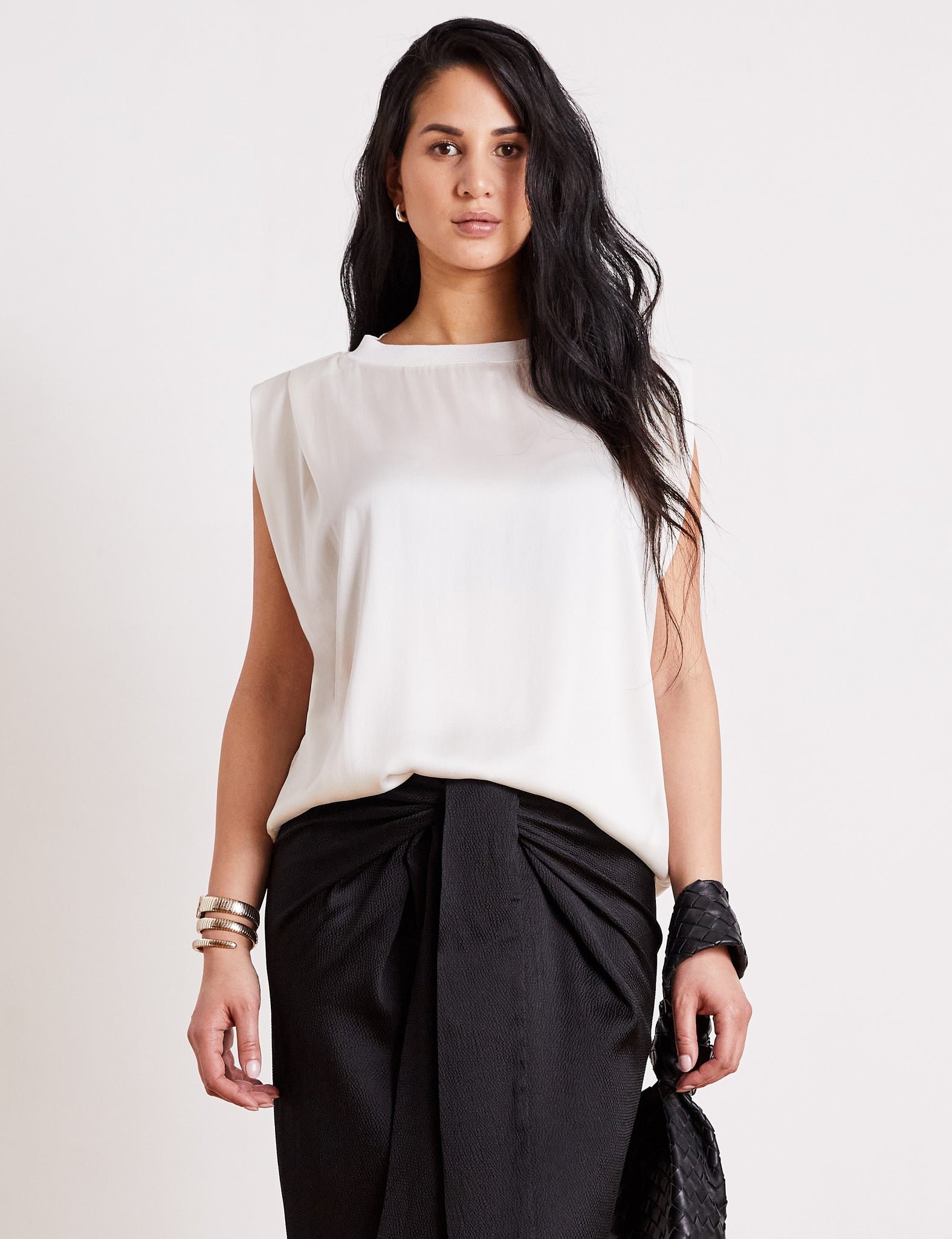 CLOE - Onyx Silk T-Shirt – The Summer Edit