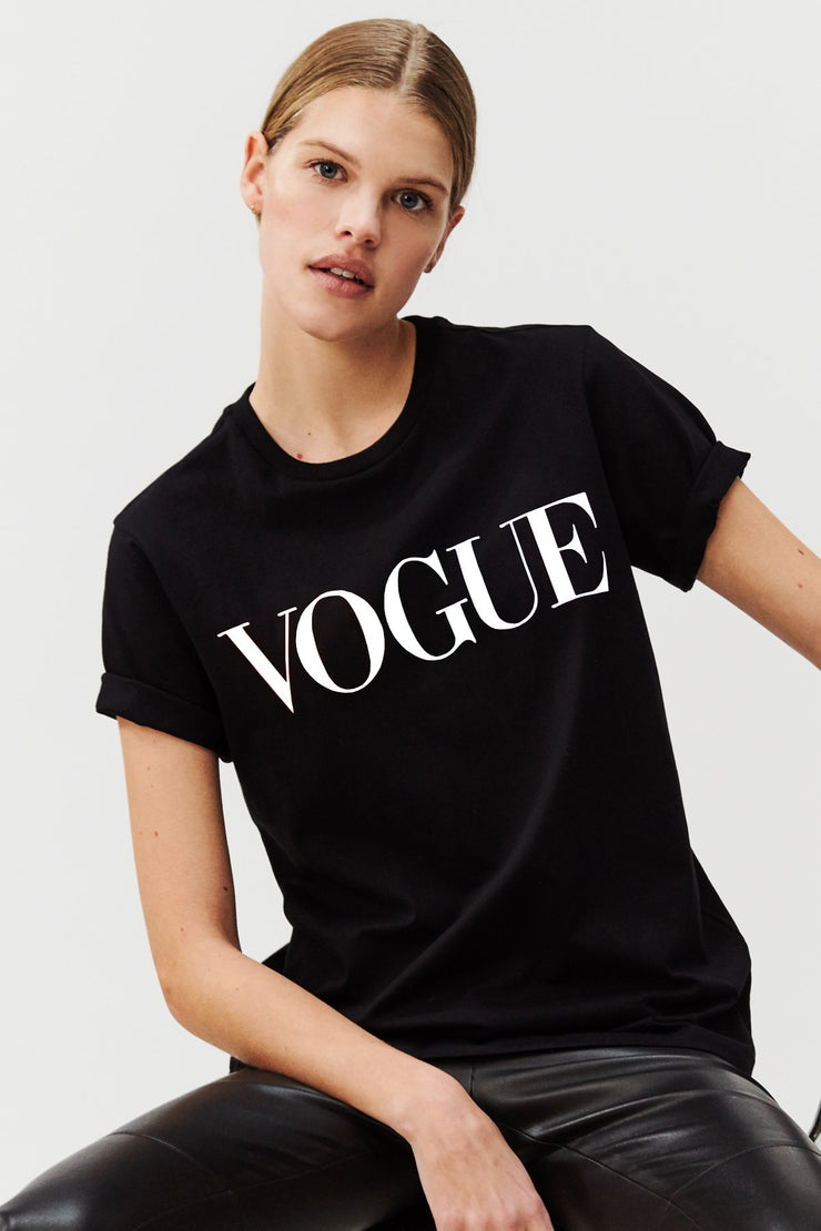 T-Shirt VOGUE nera con logo stampato bianco – VOGUE Collection Italia