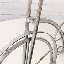 Lade das Bild in den Galerie-Viewer, Pflanzenständer Fahrrad Metall grau
