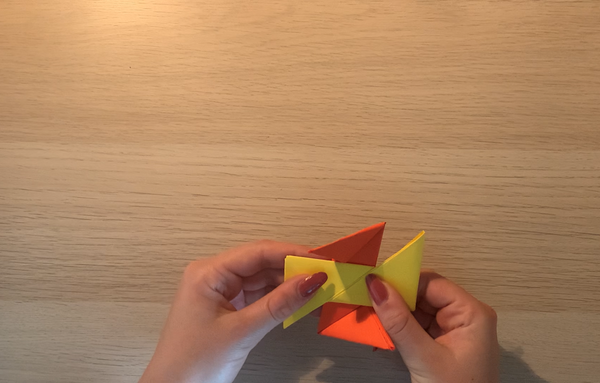 étape 6 origami naruto shuriken