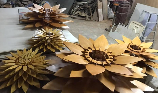 Iluminación-suspension-en-bois-saigon-fleur-de-lotus-chene-Clair-fabrication-Artisanale