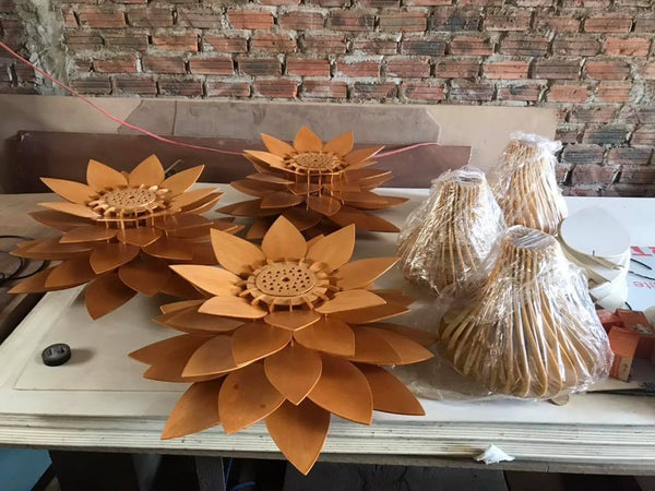 조명 -Suspension-en-Bois-Saigon-Fleur-De-Lotus-Brun-Fabrication-Artisanale