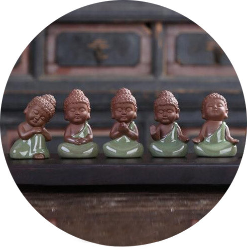 Petit-Bouddha-Meditation-Ceramic-Figurines