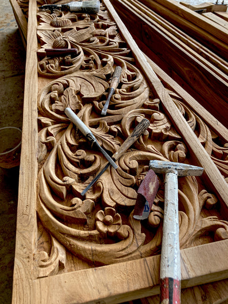 Skulptur-Artisanale-sur-bois-de-teck