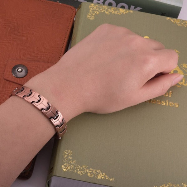 zian-man-therapeutic-bracelet-in-copper-magnetic-on-wrist