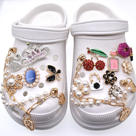 Croc Charms – The Royal Look