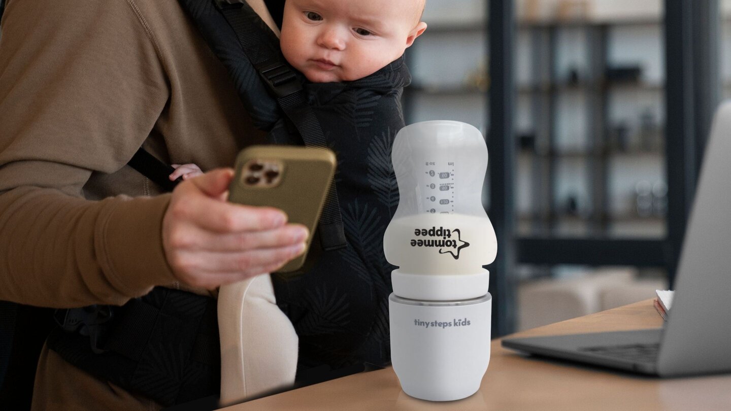How-To-Warm-A-Babys-Bottle-Tiny-Steps-Kids-Portable_Baby-Bottle-Warmer