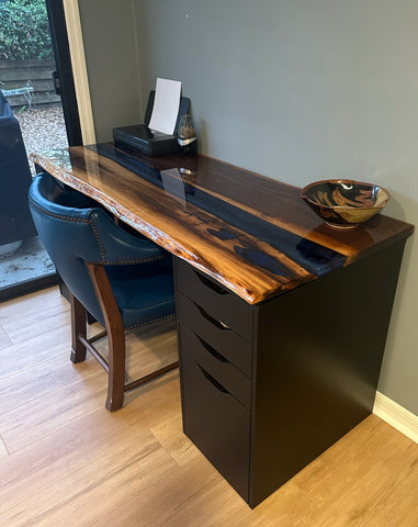 Wood Epoxy Resin River Table Desktop.