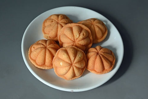 Kuih bahulu. Photo by Choo Yut Shing.