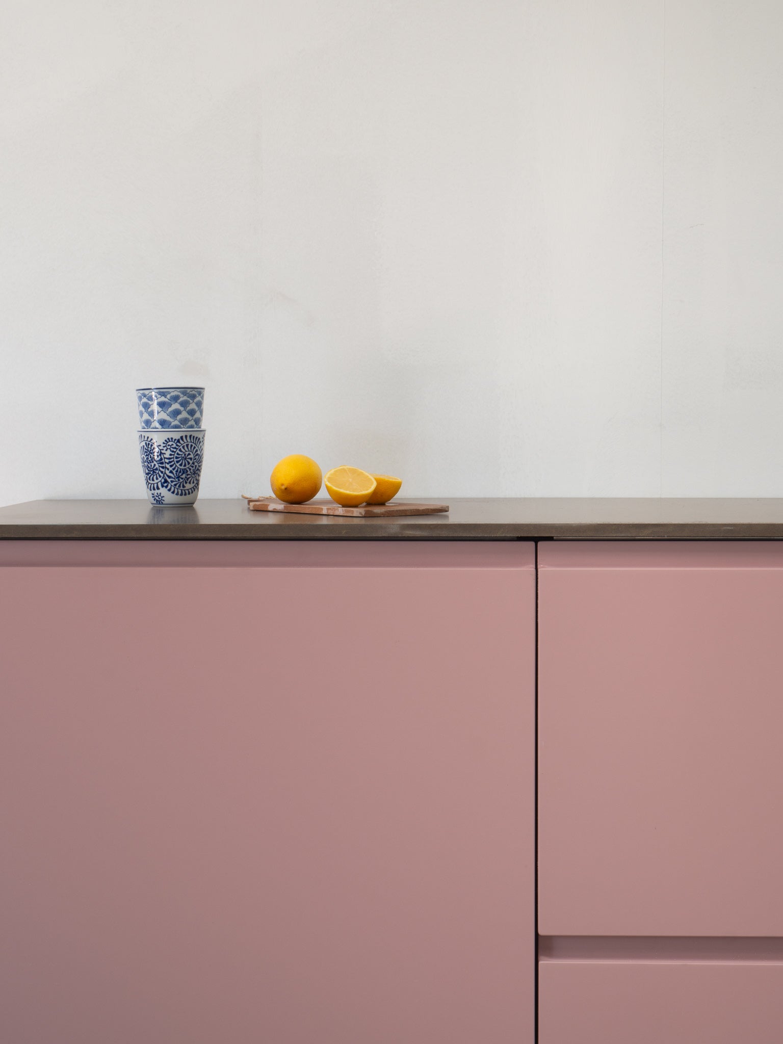 binden Schep smeren GRIP - blush - roze keukenfronten voor greeploze IKEA keuken – GIBBON  AMSTERDAM