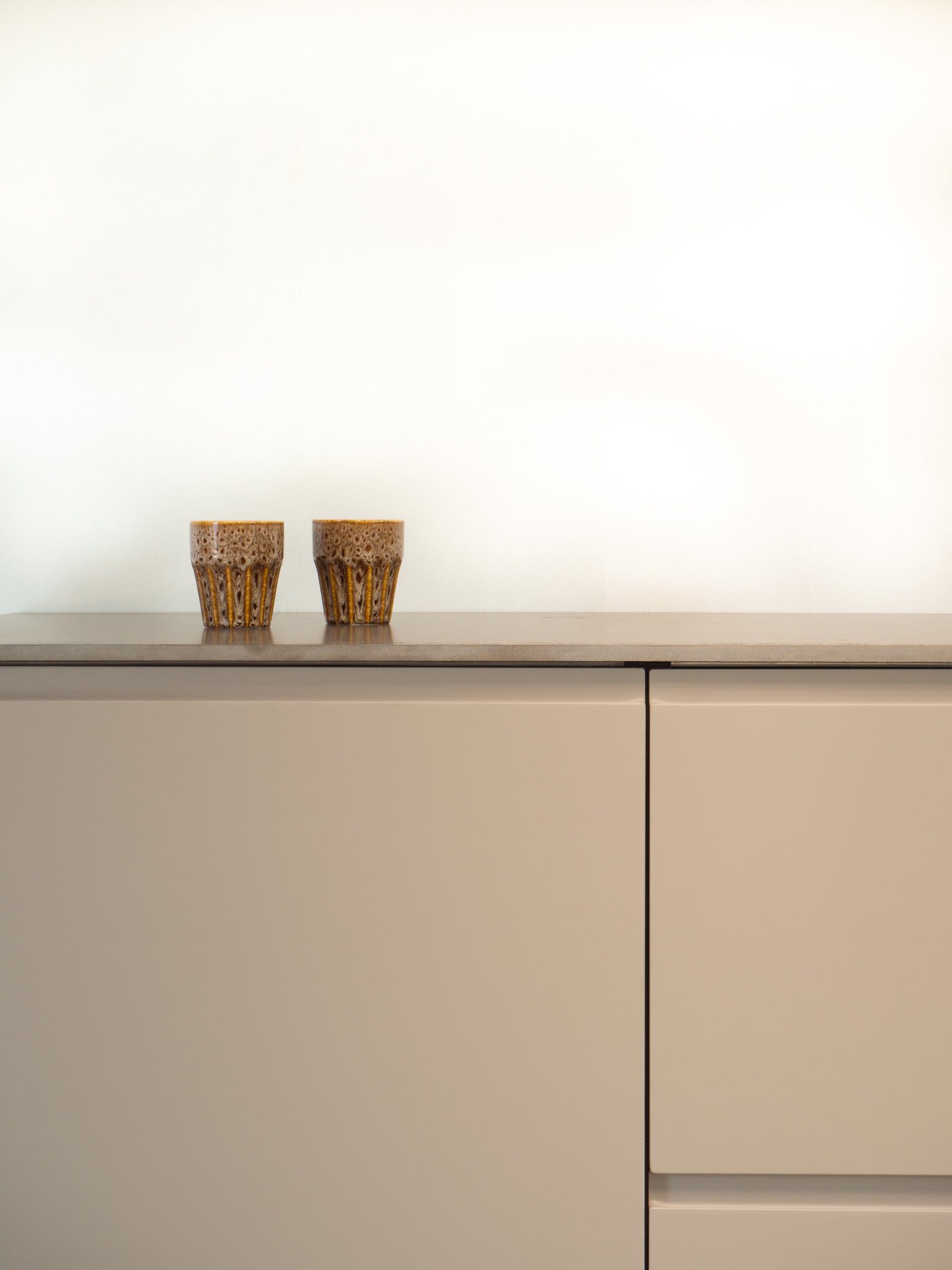 Mauve Spijsverteringsorgaan zege GRIP - STONE - donker beige keuken fronten voor greeploze IKEA keuken –  GIBBON AMSTERDAM
