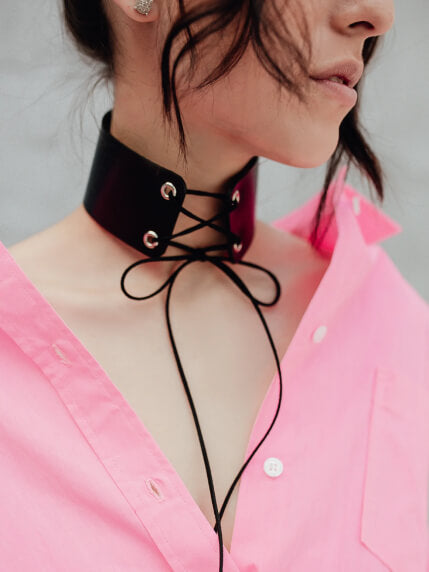 how-to-perfectly-style-your-leather-choker-22