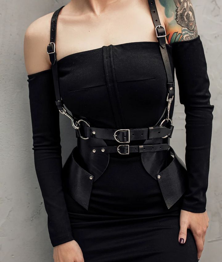 what-is-a-corset-belt-4
