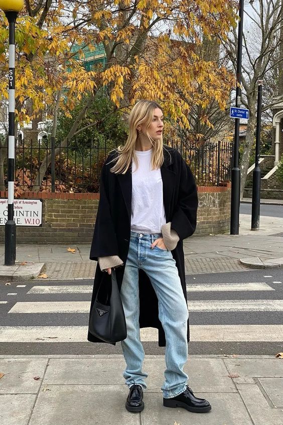 Low rise jeans trend comes back