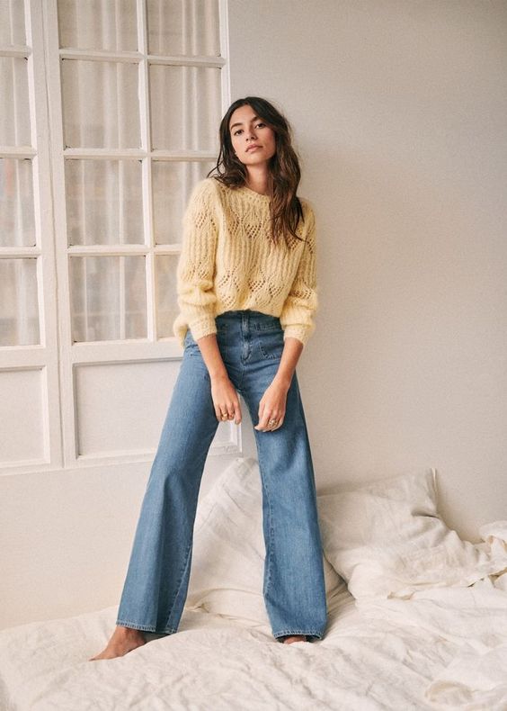 High waisted jeans with oversized knitt