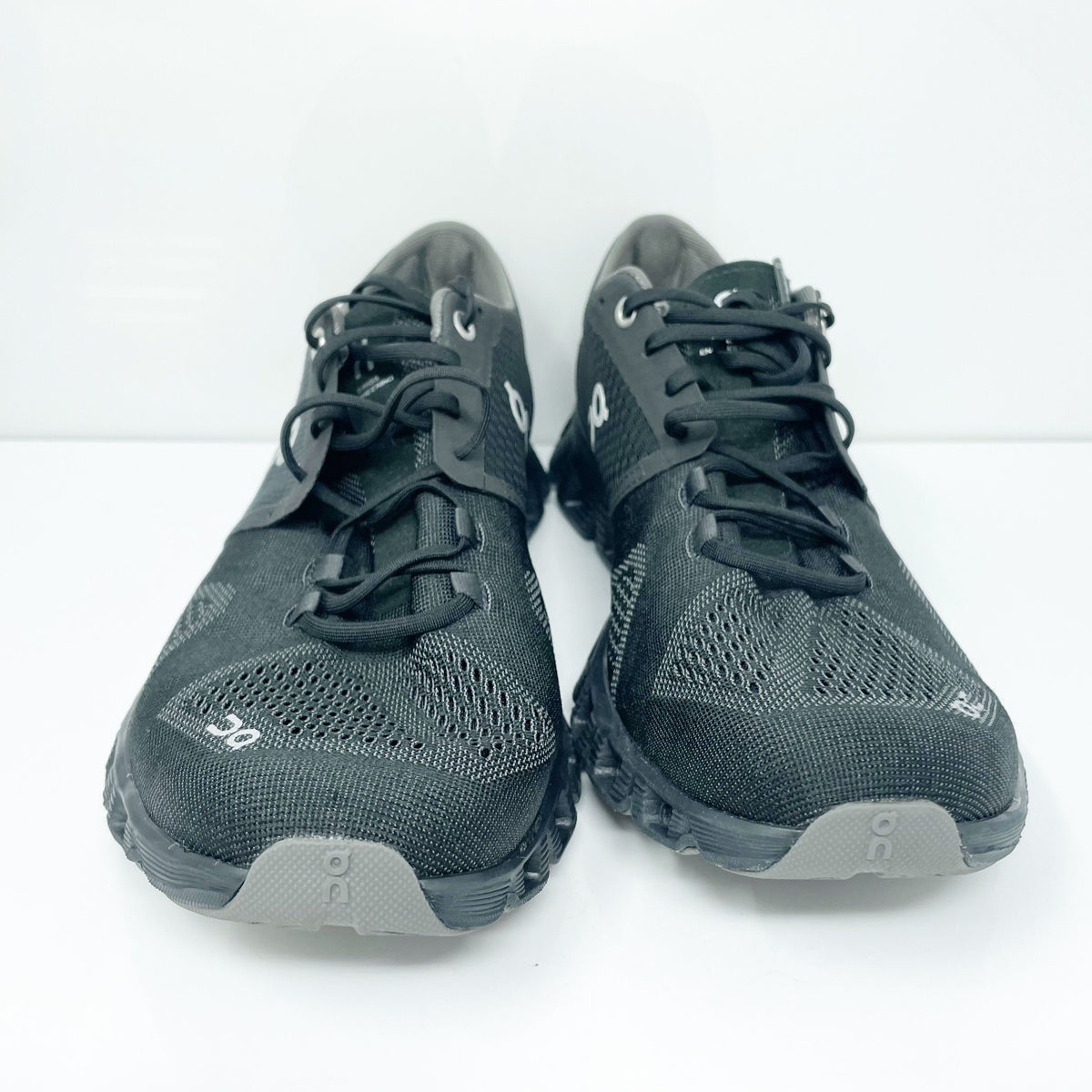 On Womens Swiss Engineering Cloud X Black Running Shoes Sneakers Size ...