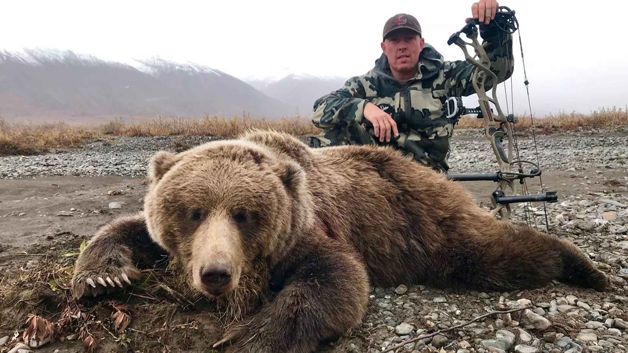Bear hunting hoodies 2025
