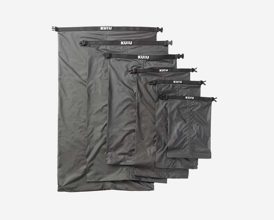 32. ROLL TOP DRY BAGS