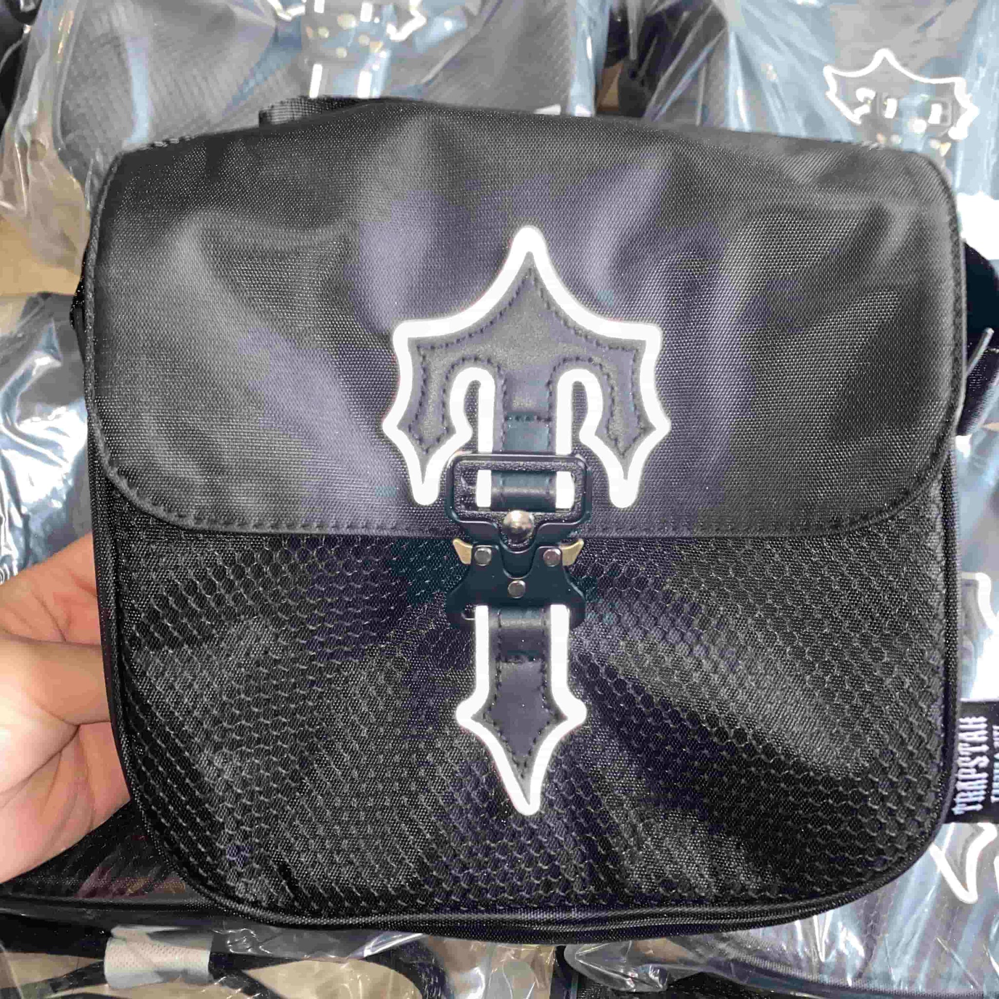 新作】Trapstar ショルダーバッグ Cobra T Bag 証明書あり-mon-ujin.co.jp