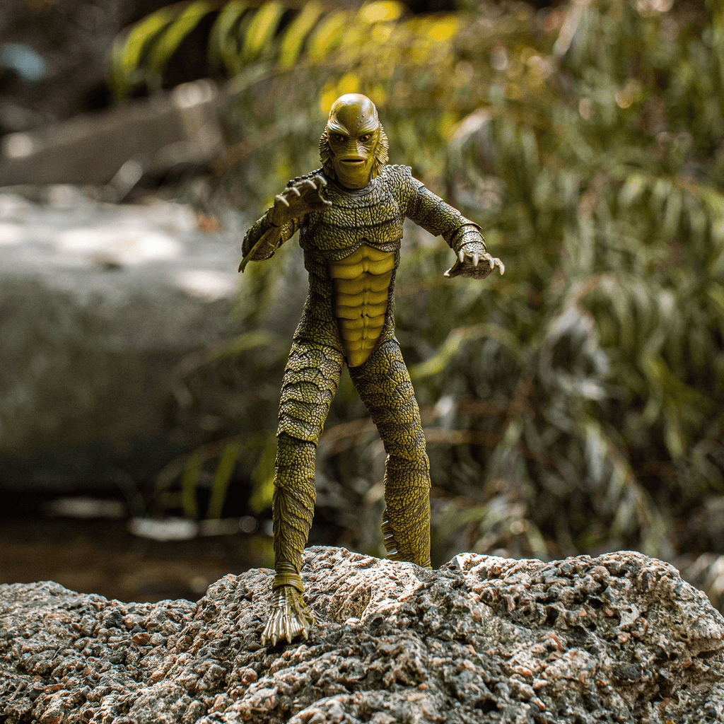 Creature From The Black Lagoon 1 6 Scale Figure Mondo