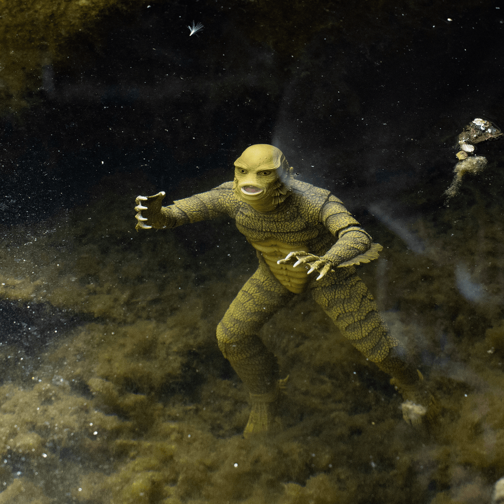 Creature From The Black Lagoon 1 6 Scale Figure Mondo