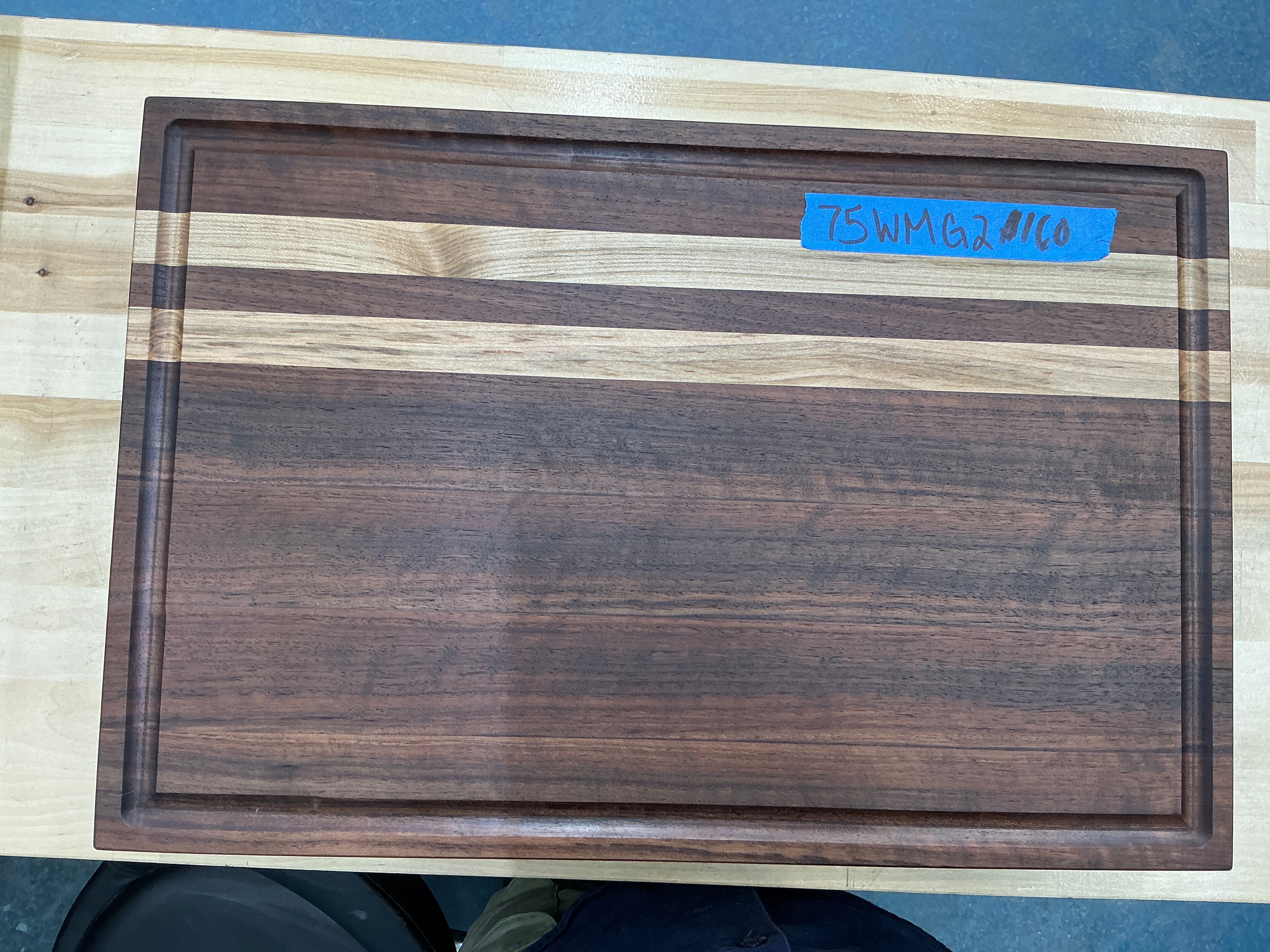 75WMG2 Large Cutting Board Walnut & Maple Grooved